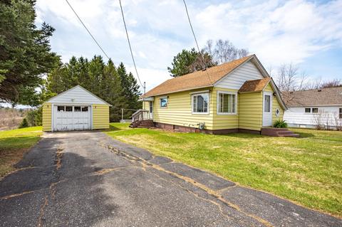 220 Lilac St, Iron River, MI 49935