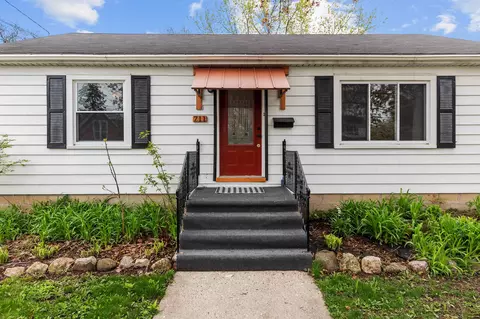 711 S Irwin Ave, Green Bay, WI 54301