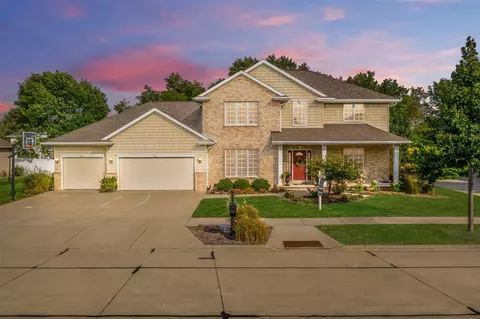 5016 N Turnberry Dr, Appleton, WI 54913