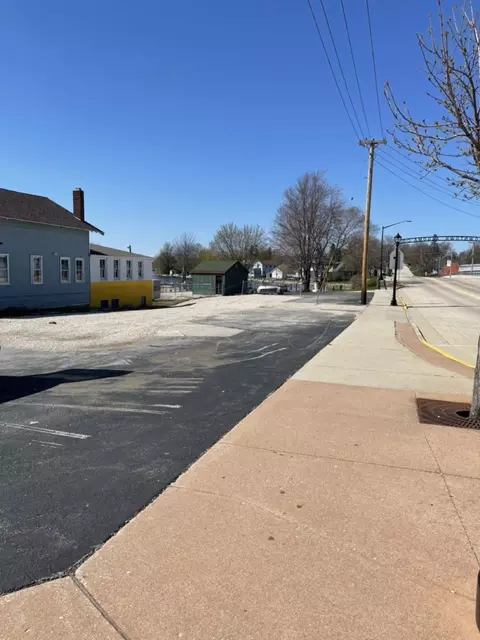 289 4th St, Algoma, WI 54201