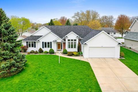 840 E St Joseph St, Green Bay, WI 54301