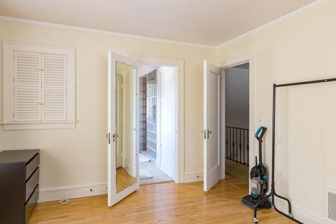 910 E College Ave, Appleton, WI 54911 photo 24