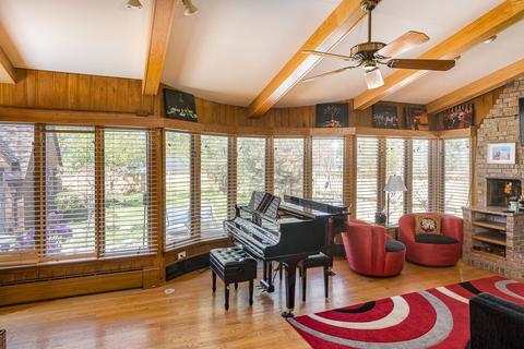 910 E College Ave, Appleton, WI 54911 photo 4