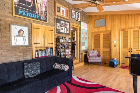 910 E College Ave, Appleton, WI 54911 photo 6