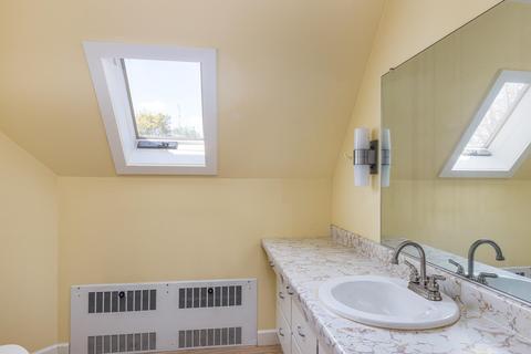 910 E College Ave, Appleton, WI 54911 photo 34