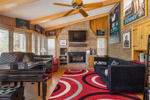 910 E College Ave, Appleton, WI 54911 photo 5