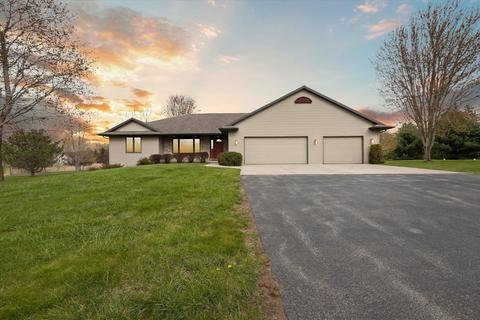 2412 Rocky Way, Green Bay, WI 54313