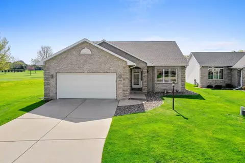 245 Theunis Dr, Wrightstown, WI 54180
