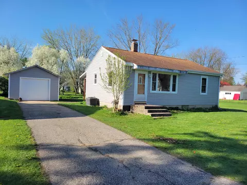 127 E Center St, Wautoma, WI 54982