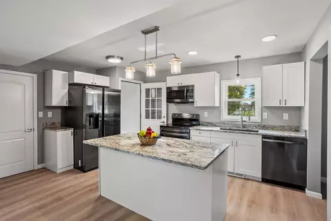 2924 E Wisconsin Ave, Appleton, WI 54911 photo 3
