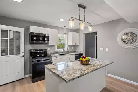2924 E Wisconsin Ave, Appleton, WI 54911 photo 2
