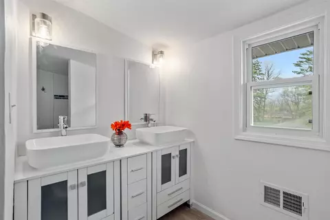 2924 E Wisconsin Ave, Appleton, WI 54911 photo 17