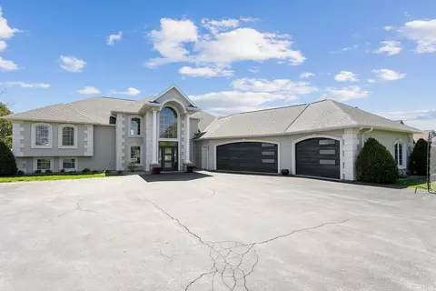 2097 Lost Dauphin Rd, De Pere, WI 54115