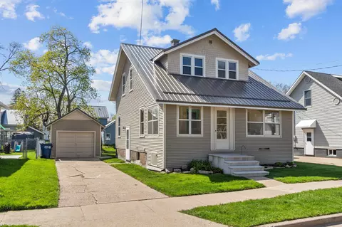 141 Harriet St, Clintonville, WI 54929