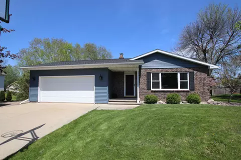 952 Honey Creek Rd, Oshkosh, WI 54904