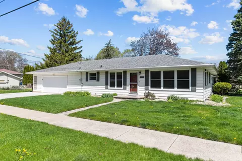 1420 E Harding Dr, Appleton, WI 54915