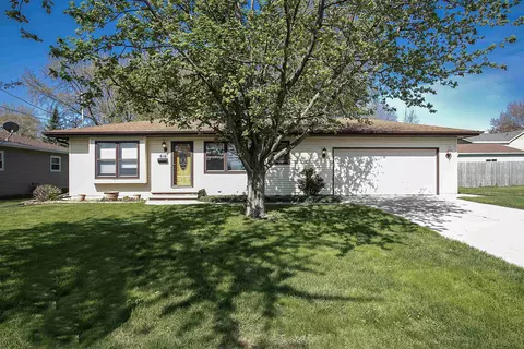 616 Elizabeth St, Menasha, WI 54952