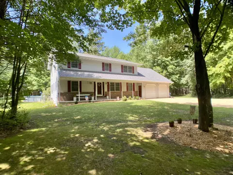 n2693 Round Lake Drive, Clintonville, WI 54929