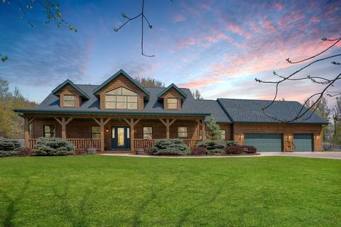 4526 Kolb Rd, Oshkosh, WI 54904