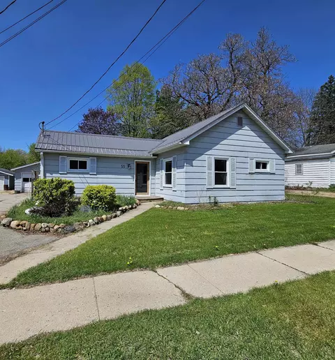 55 Church St, Montello, WI 53949
