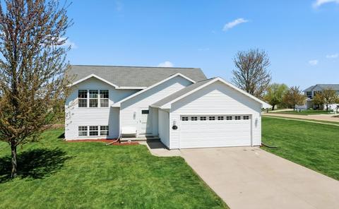 2139 Olde Country Cir, Kaukauna, WI 54130