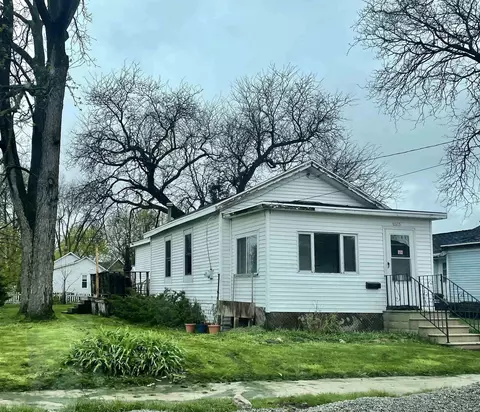 1615 Beech St, Oshkosh, WI 54901