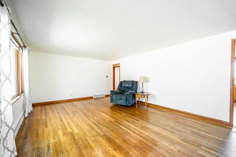 1920 S Walden Ave, Appleton, WI 54915 photo 2