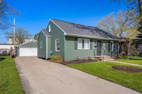 919 N Sharon St, Appleton, WI 54914