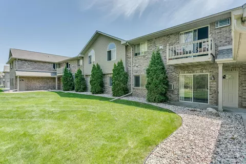 3321 N Casaloma Dr #64, Appleton, WI 54913