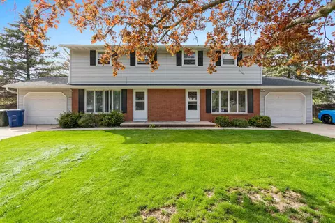 1818 Lost Dauphin Rd, De Pere, WI 54115