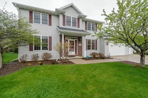 2816 E Greenleaf Dr, Appleton, WI 54913