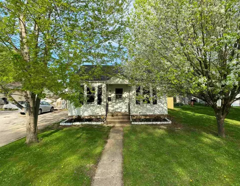 2114 N Main St, Oshkosh, WI 54901