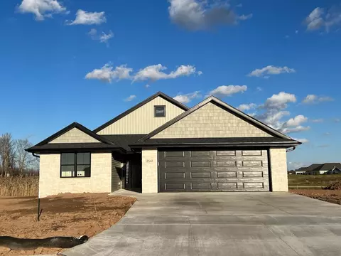 2541 Willow Ct, Green Bay, WI 54311
