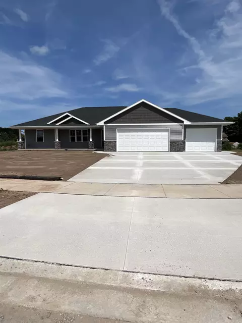 4516 Paul Ct, Green Bay, WI 54313