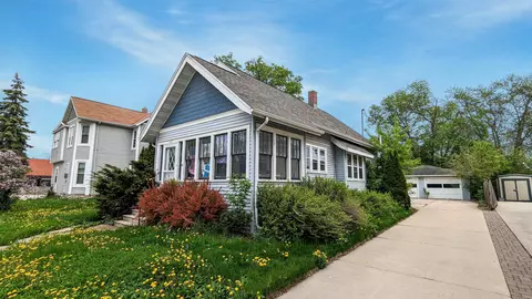1032 N Main St, Oshkosh, WI 54901