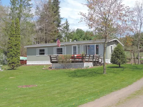 12184 Leos Rd, Suring, WI 54174