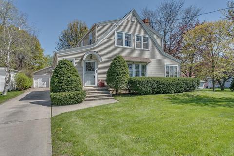2627 S Webster Ave, Green Bay, WI 54301