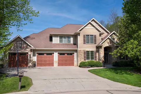 1052 Tahoe Ct, Menasha, WI 54952