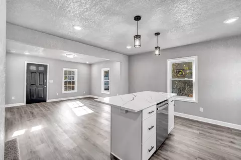 209 N State St, Appleton, WI 54911 photo 5