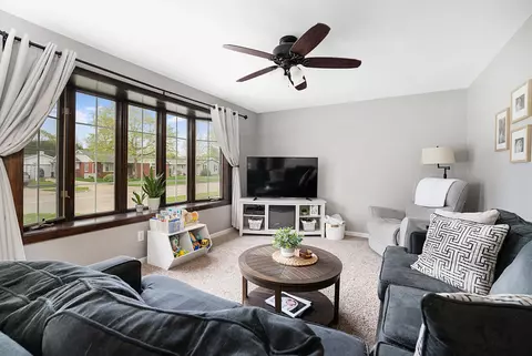2209 S Telulah Ave, Appleton, WI 54915 photo 9