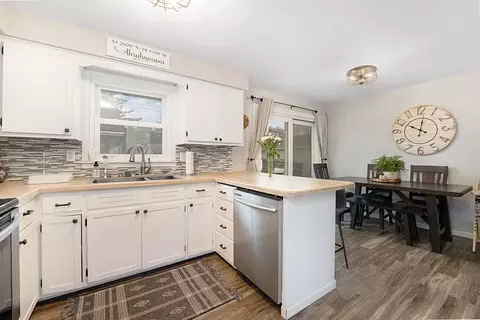 2209 S Telulah Ave, Appleton, WI 54915 photo 3