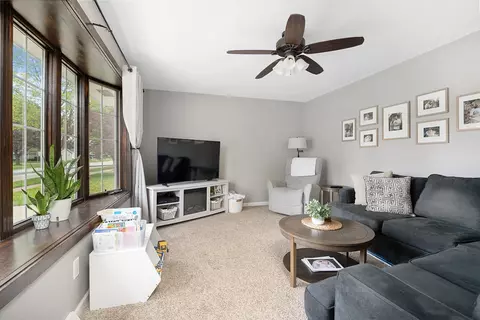 2209 S Telulah Ave, Appleton, WI 54915 photo 8