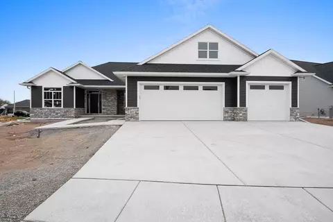 455 Rivers Edge Dr, Kimberly, WI 54136