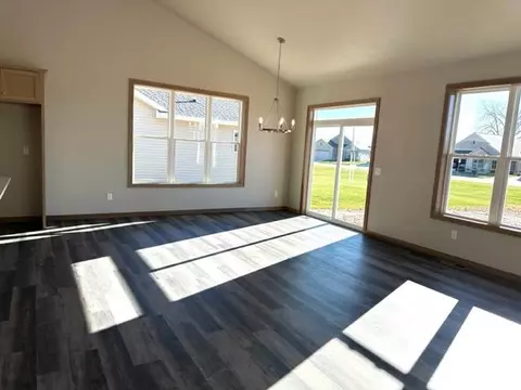 2339 E Honeygold Ct, Appleton, WI 54913 photo 5