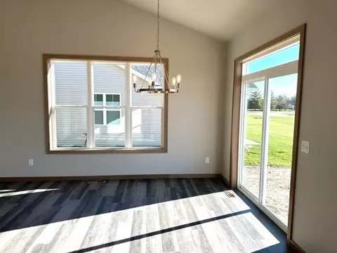 2339 E Honeygold Ct, Appleton, WI 54913 photo 6