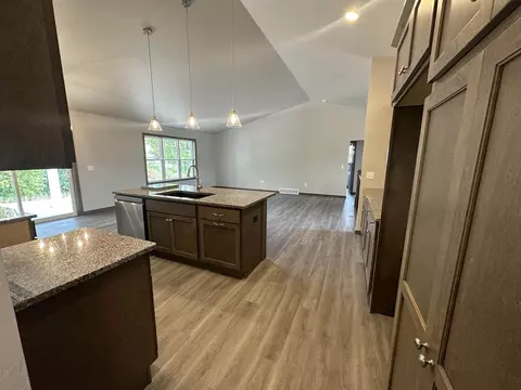 2284 E Honeygold Ct, Appleton, WI 54913 photo 2