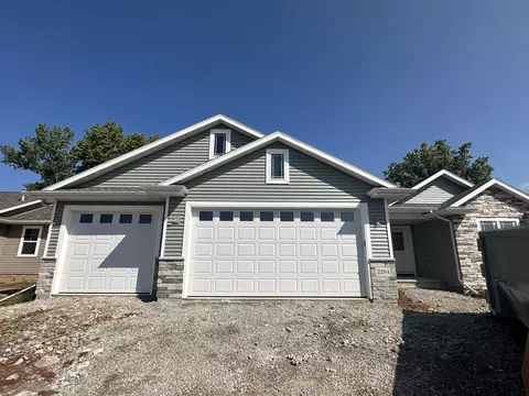2284 E Honeygold Ct, Appleton, WI 54913 photo 9