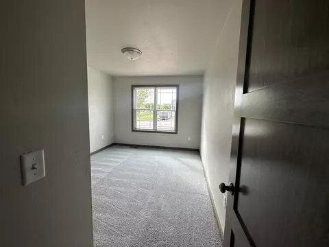 2284 E Honeygold Ct, Appleton, WI 54913 photo 7