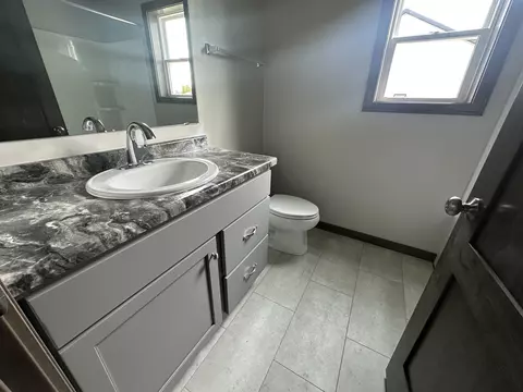 2284 E Honeygold Ct, Appleton, WI 54913 photo 6