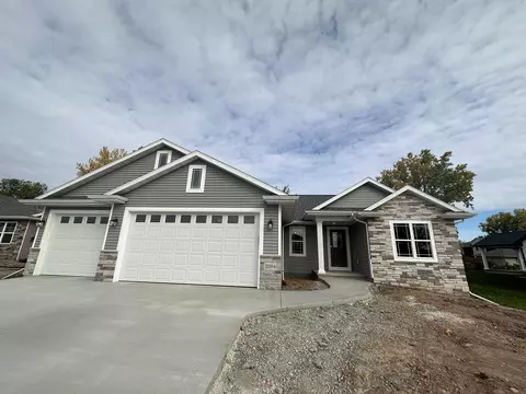 2284 E Honeygold Ct, Appleton, WI 54913